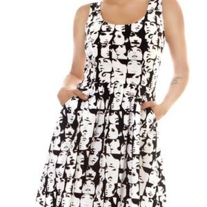 Folter Mod faces black-and-white dress size 2X